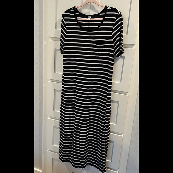 Old Navy Dresses & Skirts - Old Navy tee shirt dress size large